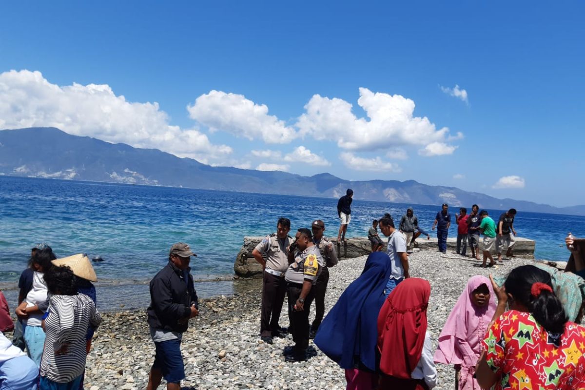 Sesosok diduga mayat ditemukan di perairan Teluk Palu