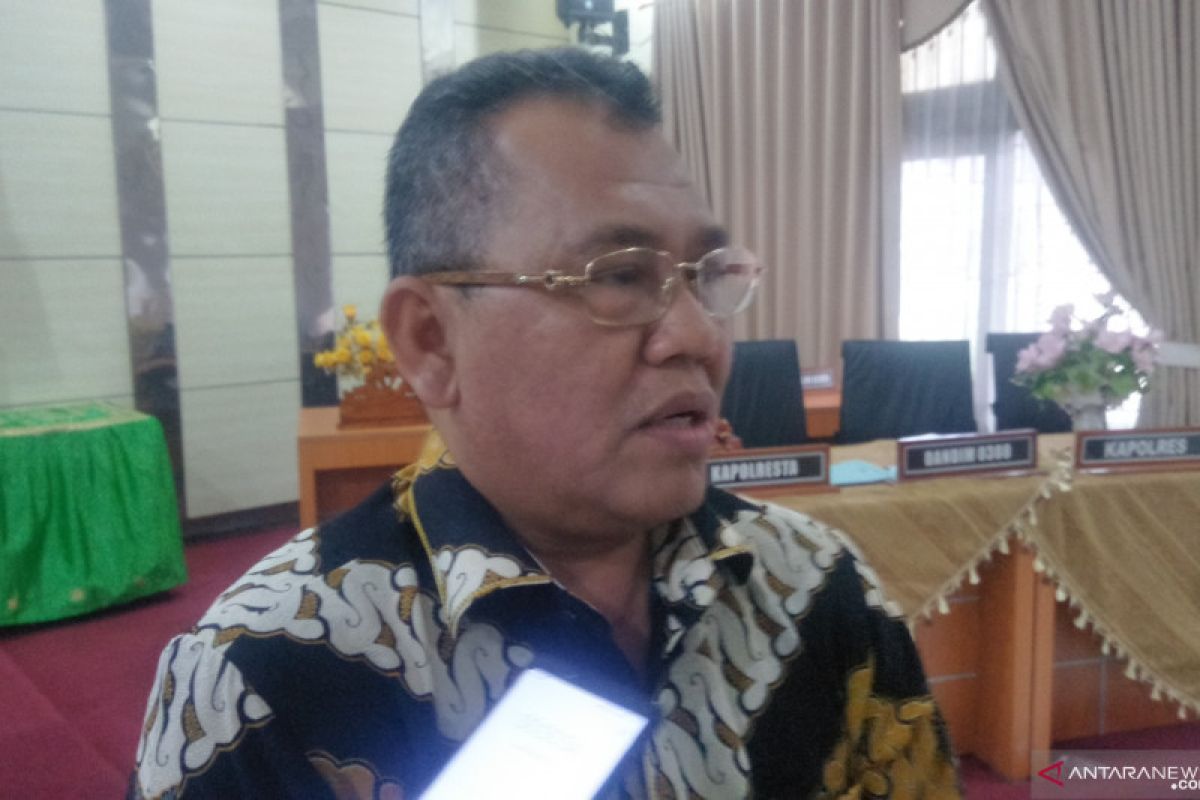 APBD Padang Pariaman defisit, DPRD minta hentikan proyek mubazir