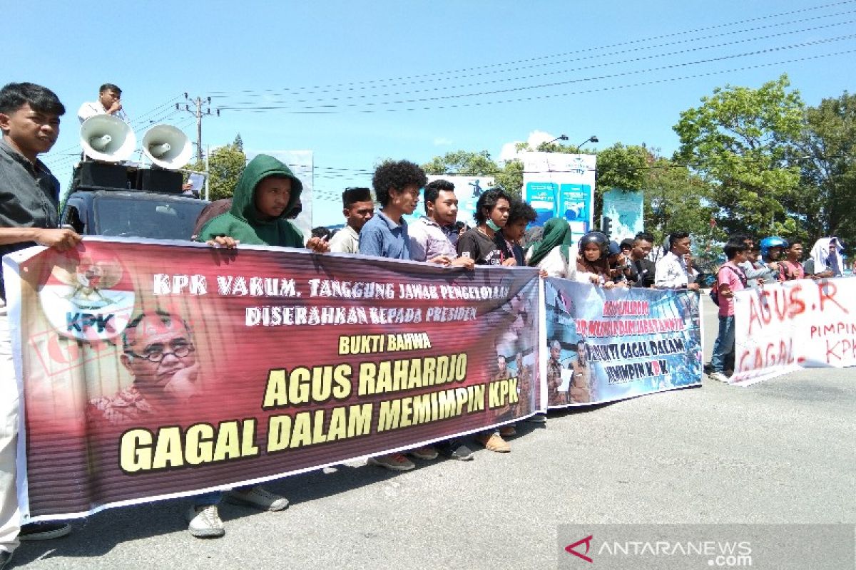 Mahasiswa di Kendari desak Ketua KPK mundur