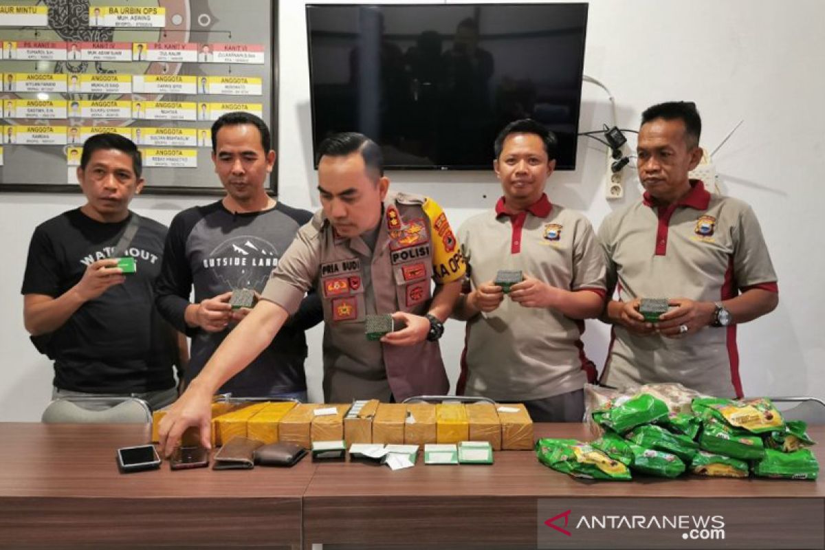 Polres Pare-pare amankan 6.000 buah detonator