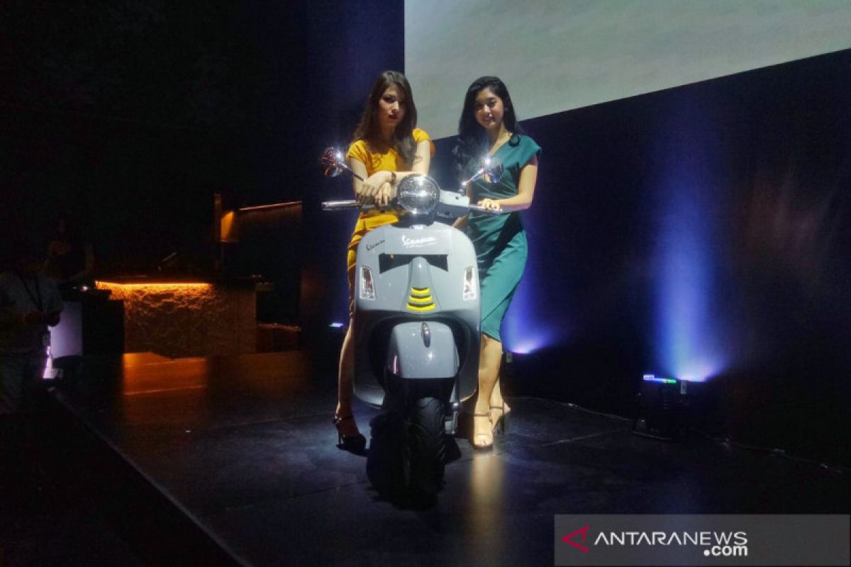 Vespa hadirkan GTS Super Tech 300, harganya Rp153 juta