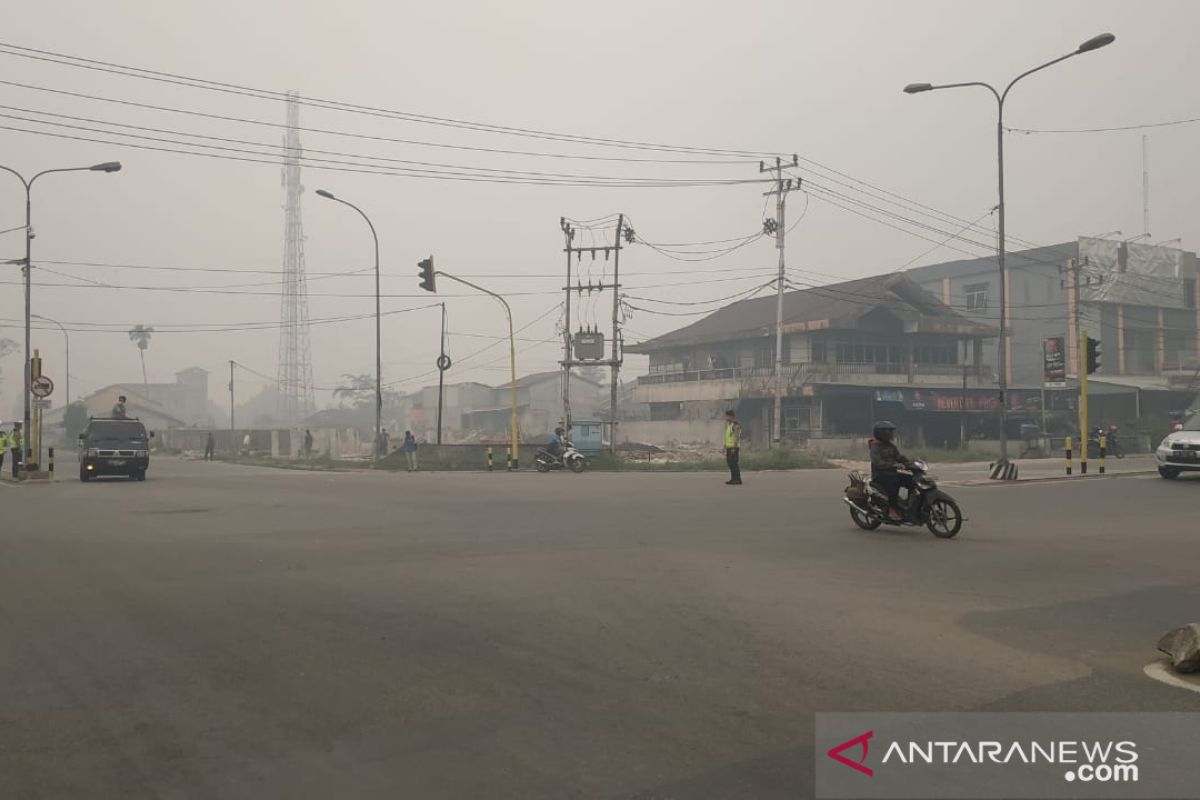 Warga Pontianak mulai keluhkan sesak napas dan sakit kepala