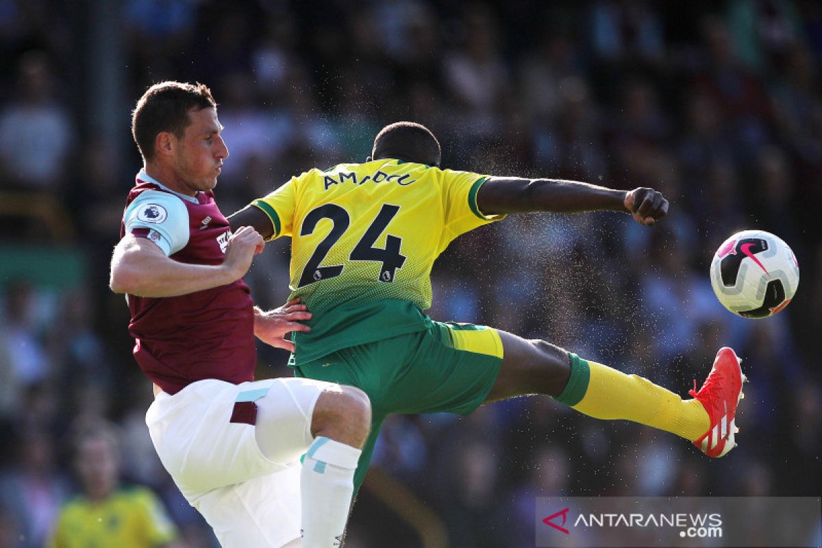 Burnley turunkan lagi Norwich, Sheffield pecundangi Everton