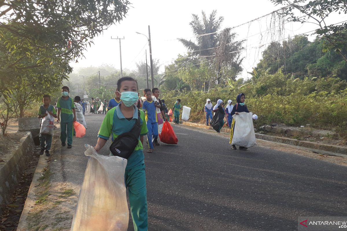 2.500 warga Bangka Barat ikut peringati hari bersih sampah se-dunia