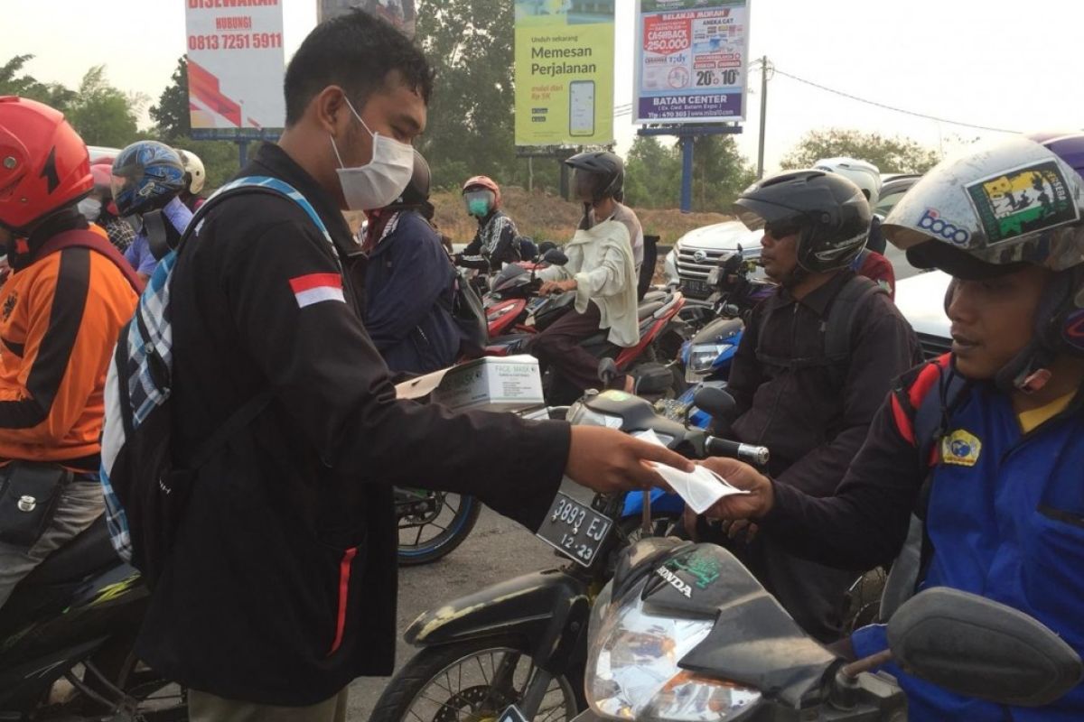 Status Asap Berbahaya, ACT Bagikan Ribuan Masker  #BantuMerekaBernapas