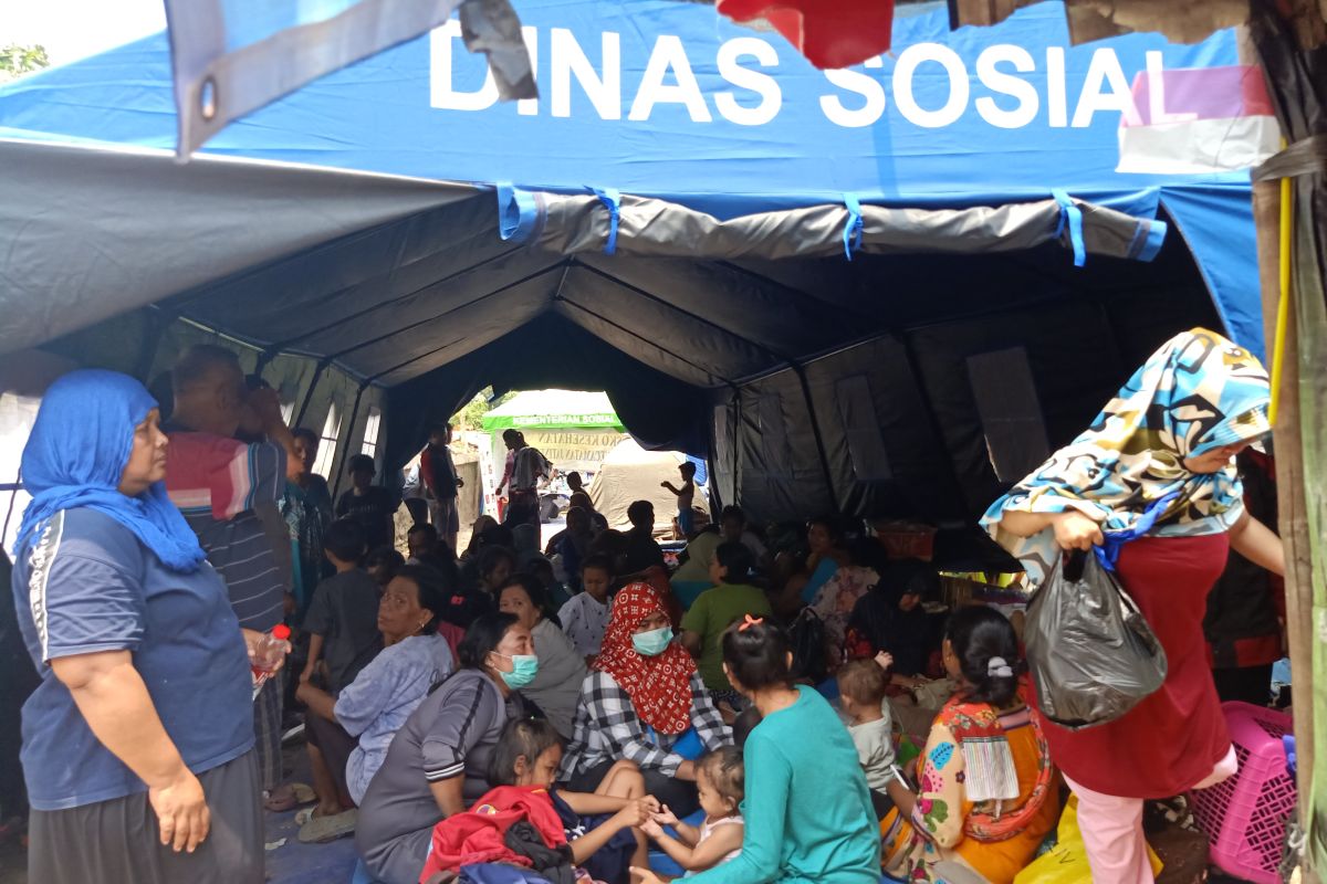 Korban kebakaran Jatinegara diungsikan ke masjid dan lapangan parkir