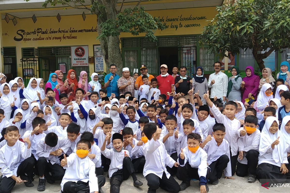 Pemkab Tanah Datar liburkan sekolah akibat kabut asap