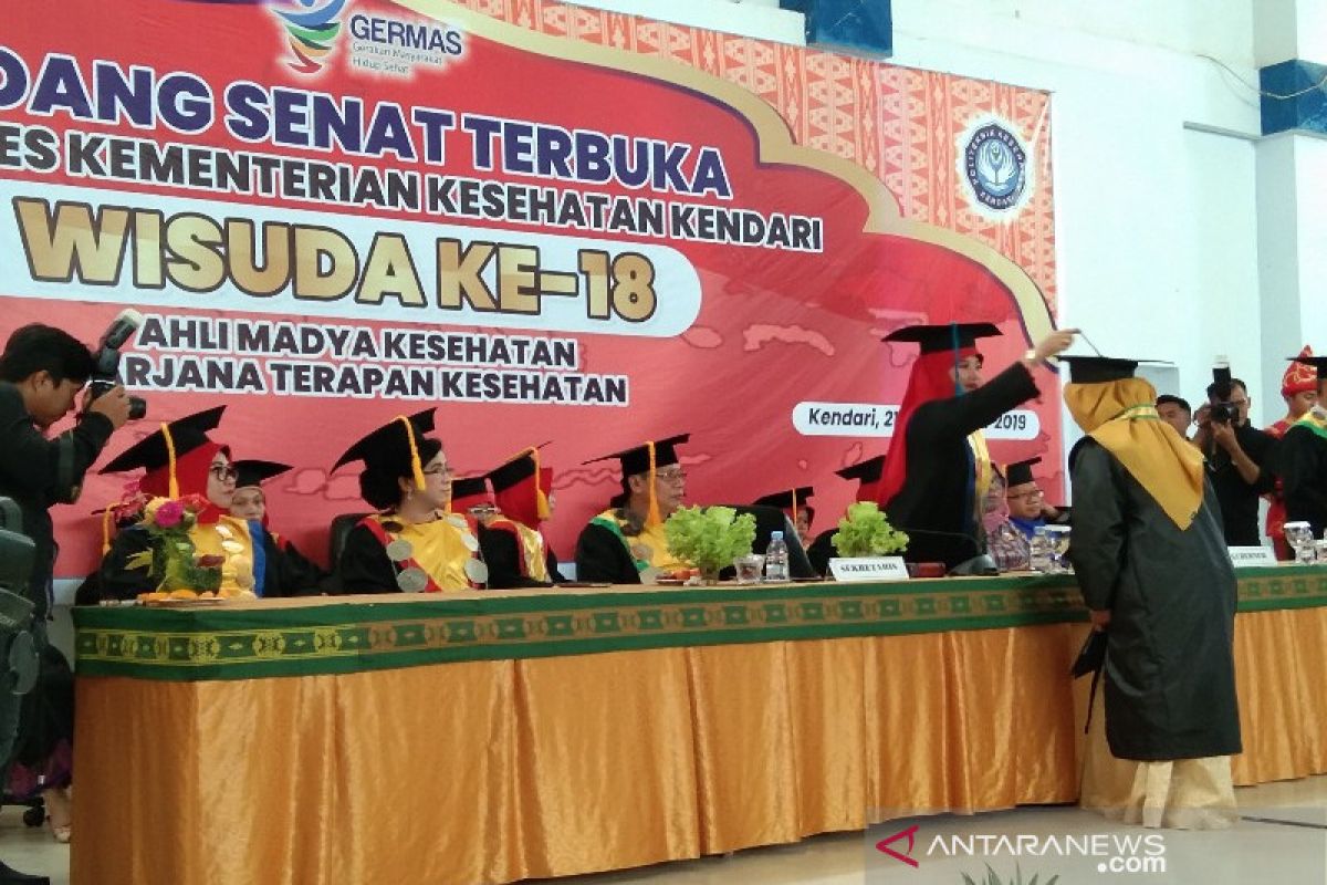 Alumni Poltekkes Kendari diharapkan bisa meningkatkan derajat kesehatan