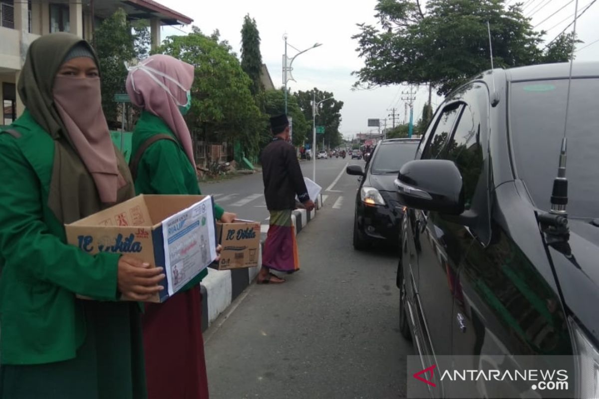 Mahasiswa Aceh Barat galang dana bantu korban kabut asap di  Riau