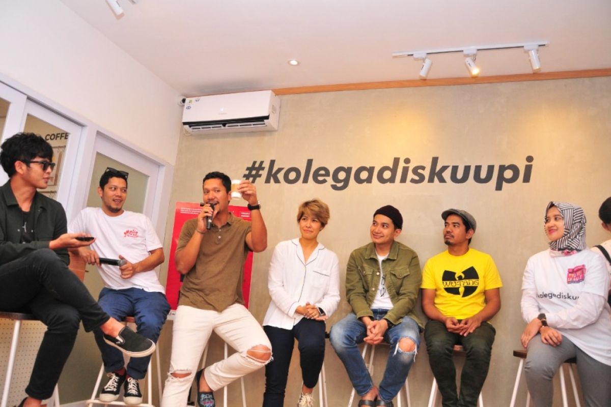 Serunya Maliq & D'Essentials bertemu penggemar di Diskuupi Surabaya