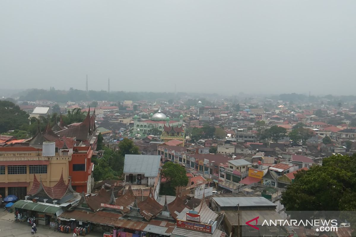 Kualitas udara Sumbar masuk level tidak sehat, BMKG: Asap terpantau merata di semua wilayah