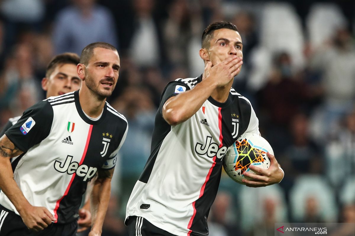 Ronaldo eksekusi pinalti antar Juve di puncak klasemen
