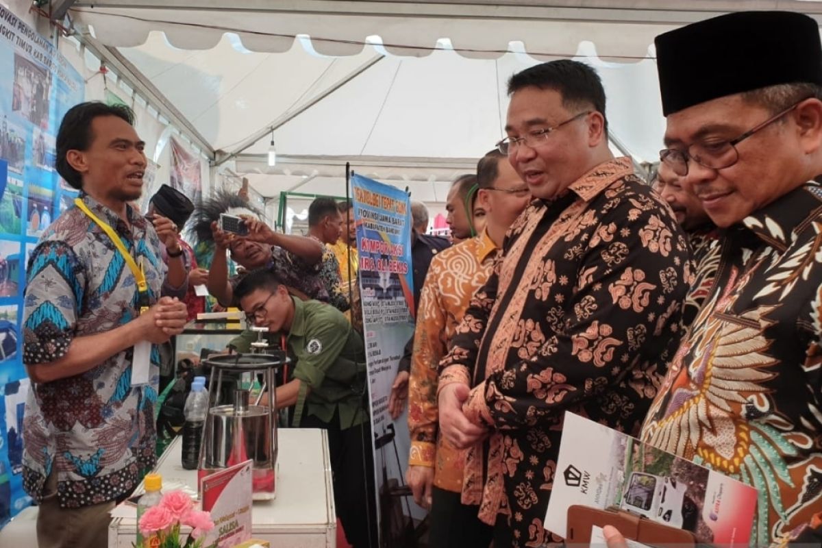 Plt Gubernur Aceh raih penghargaan dari Menteri Desa di Bengkulu