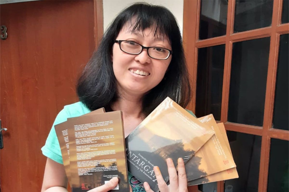 Penulis Lampung Karina Lin Grand Launching Buku Kumlet Antargata