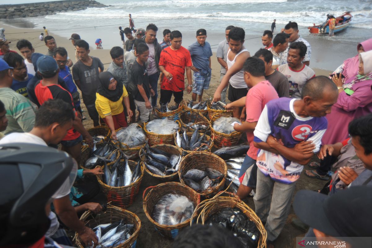 Dampak pandemi nelayan Padang kurangi frekuensi melaut