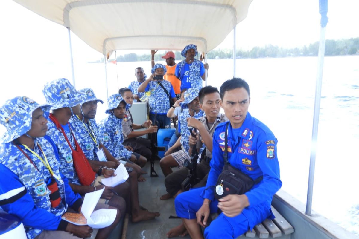 YNP latih tim penjaga laut konservasi adat Misool Utara