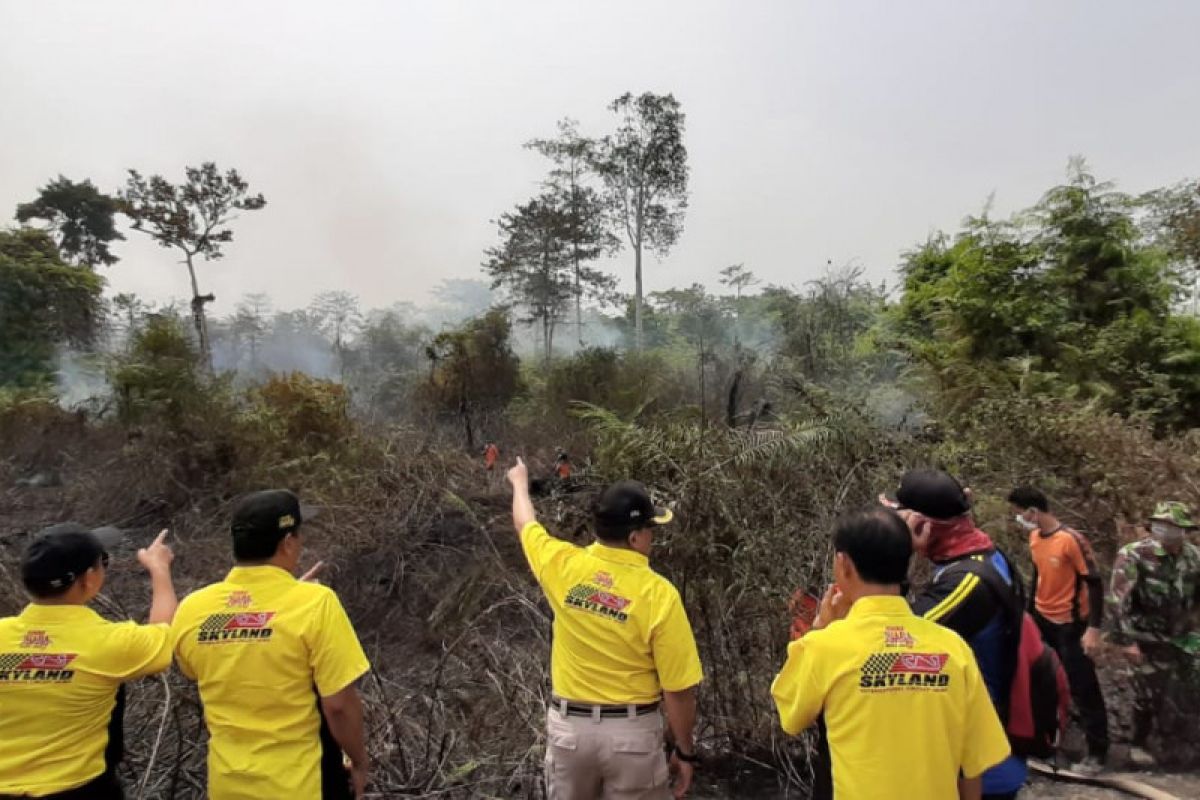 Sumsel turunkan tujuh  helikopter pembom air atasi kebakaran lahan