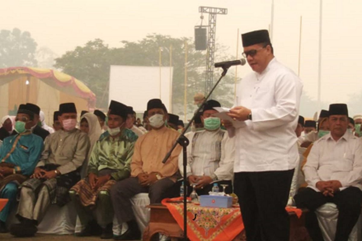 Bupati Inhu lepas pawai Taaruf MTQ di tengah bencana asap