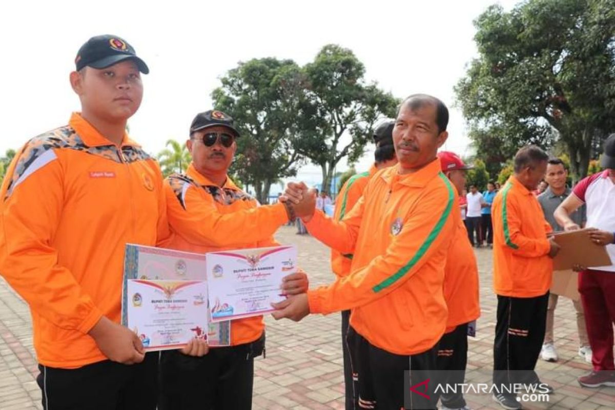 Pemkab Tobasa berikan tali asih atlet berprestasi