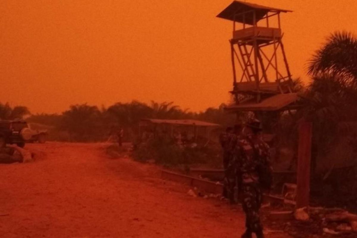 Langit merah Jambi gara-gara fenomena  hamburan mie