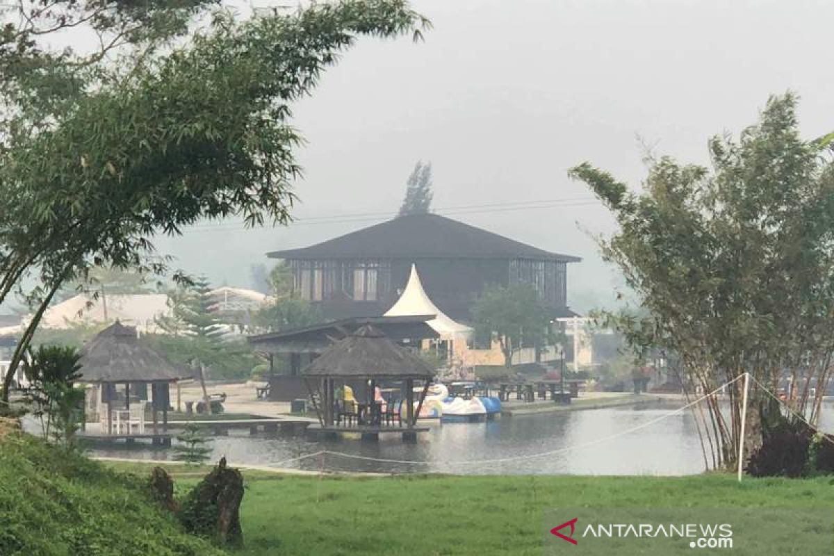 Dampak asap, pengunjung Syaakirah the view and resto Tapsel berkurang