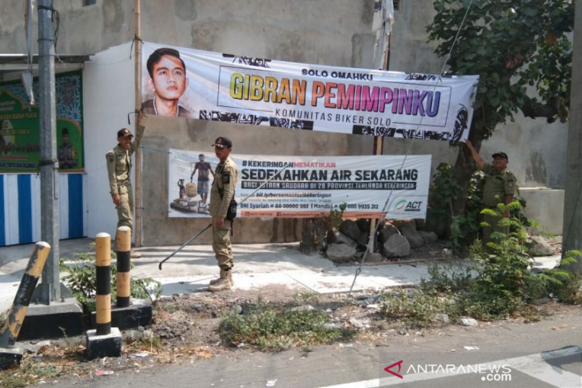 Spanduk putra Jokowi muncul jelang Pilwalkot Surakarta