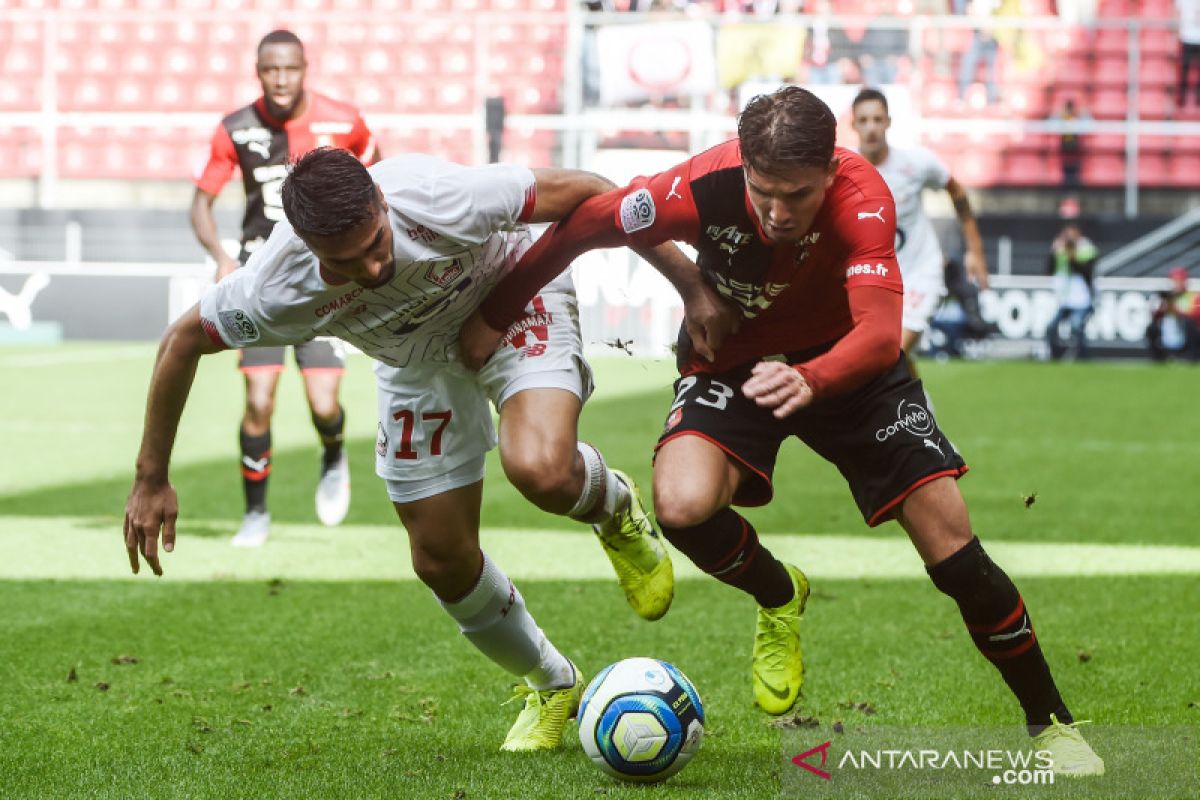 Saint-Etienne dilumat Angers, Lille gagal menang di kandang Rennes