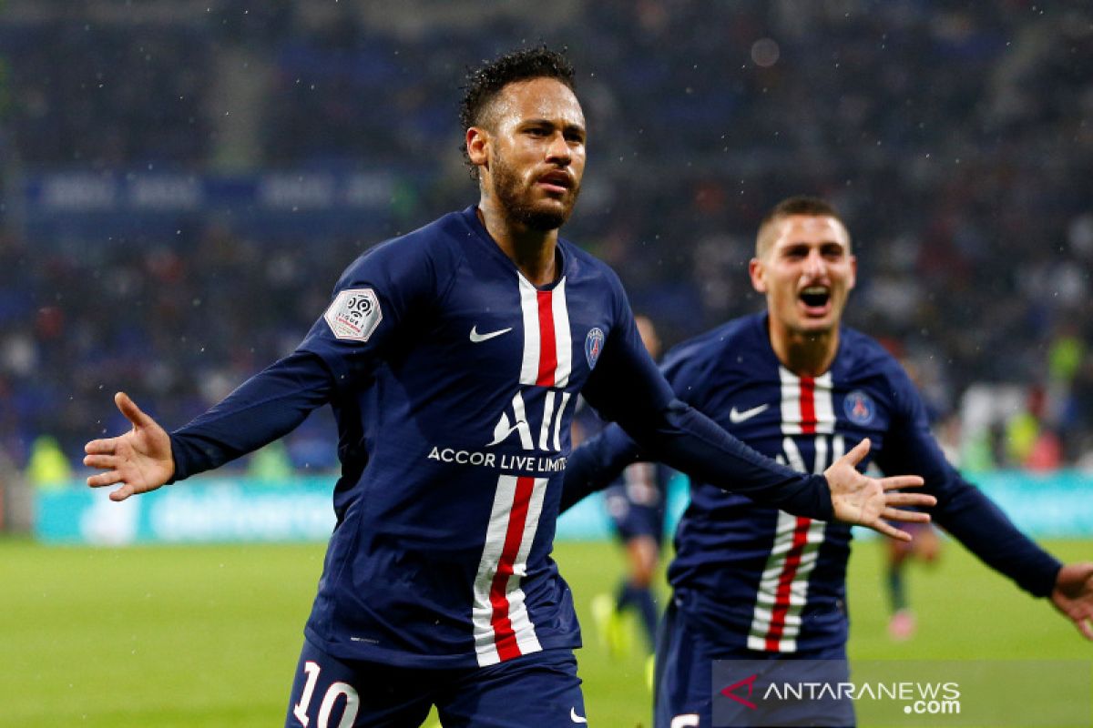 Neymar cetak gol lagi, bukan dengan salto tapi bikin PSG menang atas Lyon