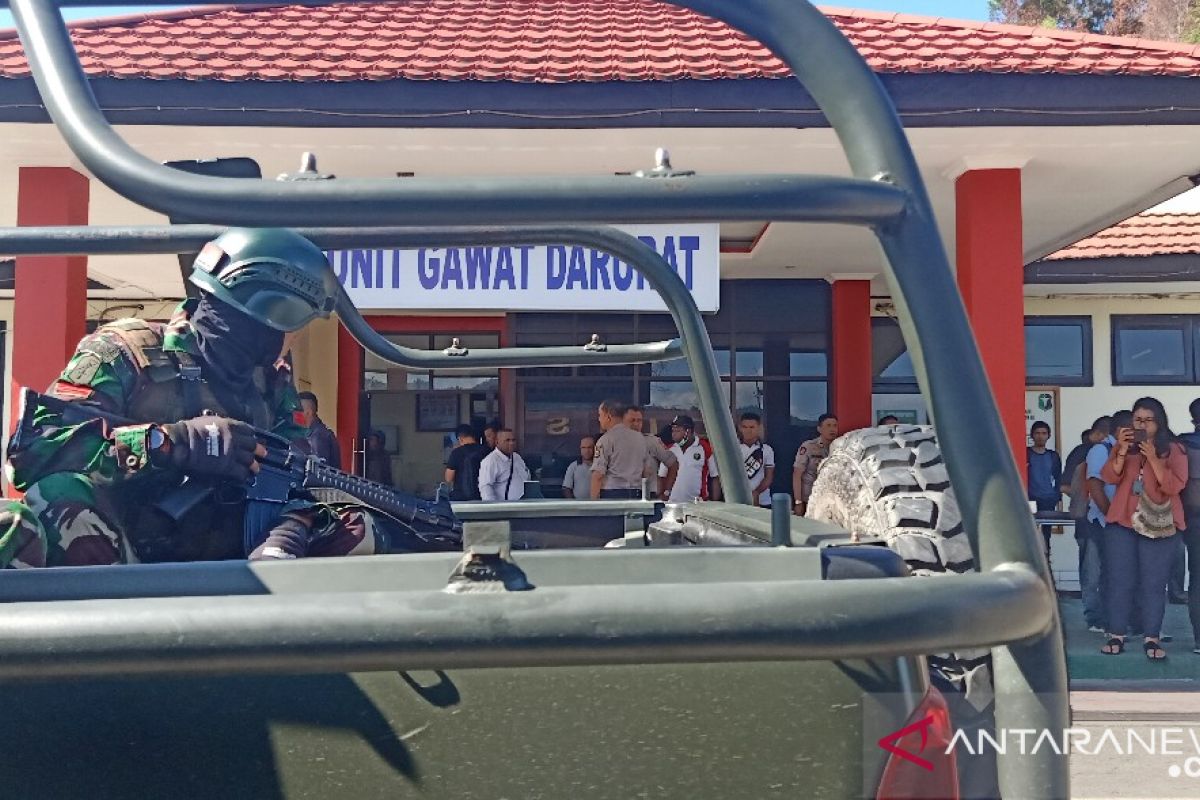 Seorang prajurit TNI gugur diserang massa demo AMP