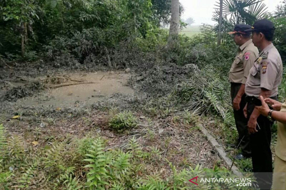 Sumur bor di Aceh Utara semburkan lumpur, terdengar gemuruh