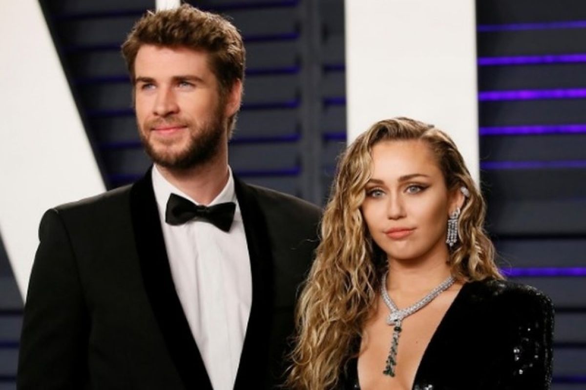 Hubungan Miley Cyrus dan suami dikabarkan kandas setelah hampir dua bulan bersama