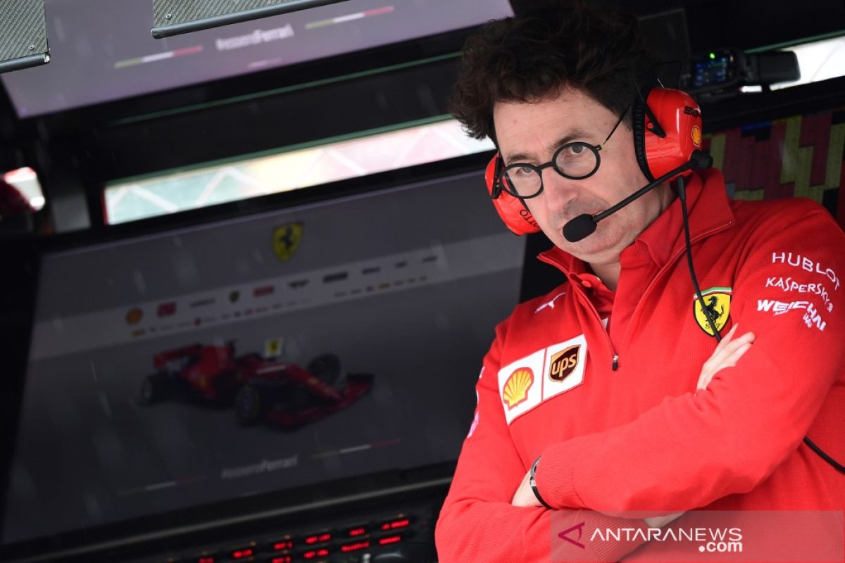 Kepala tim Ferrari Binotto pasang badan soal strategi Ferrari di Singapura