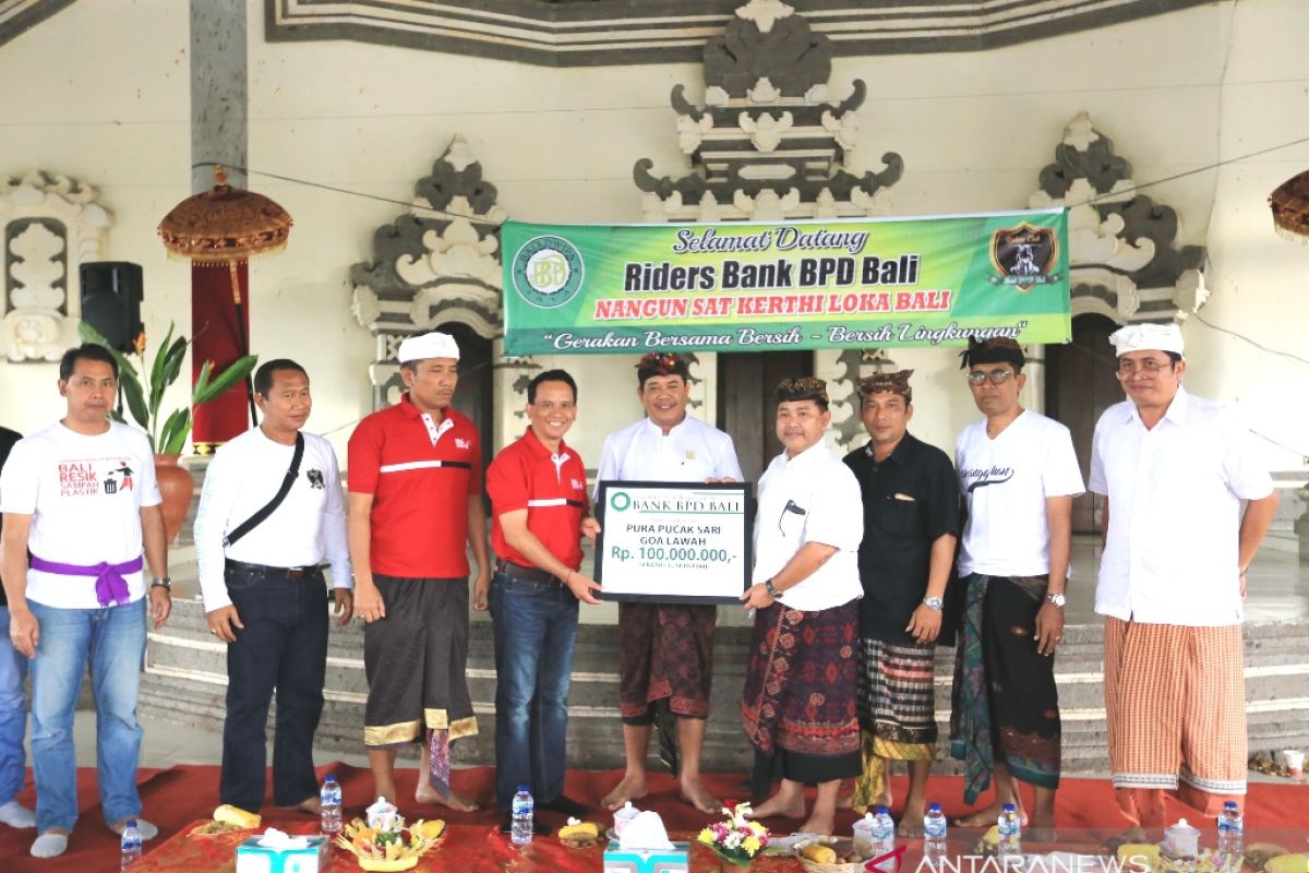 Klungkung menerima CSR Bank BPD Bali untuk perbaiki pura terbakar