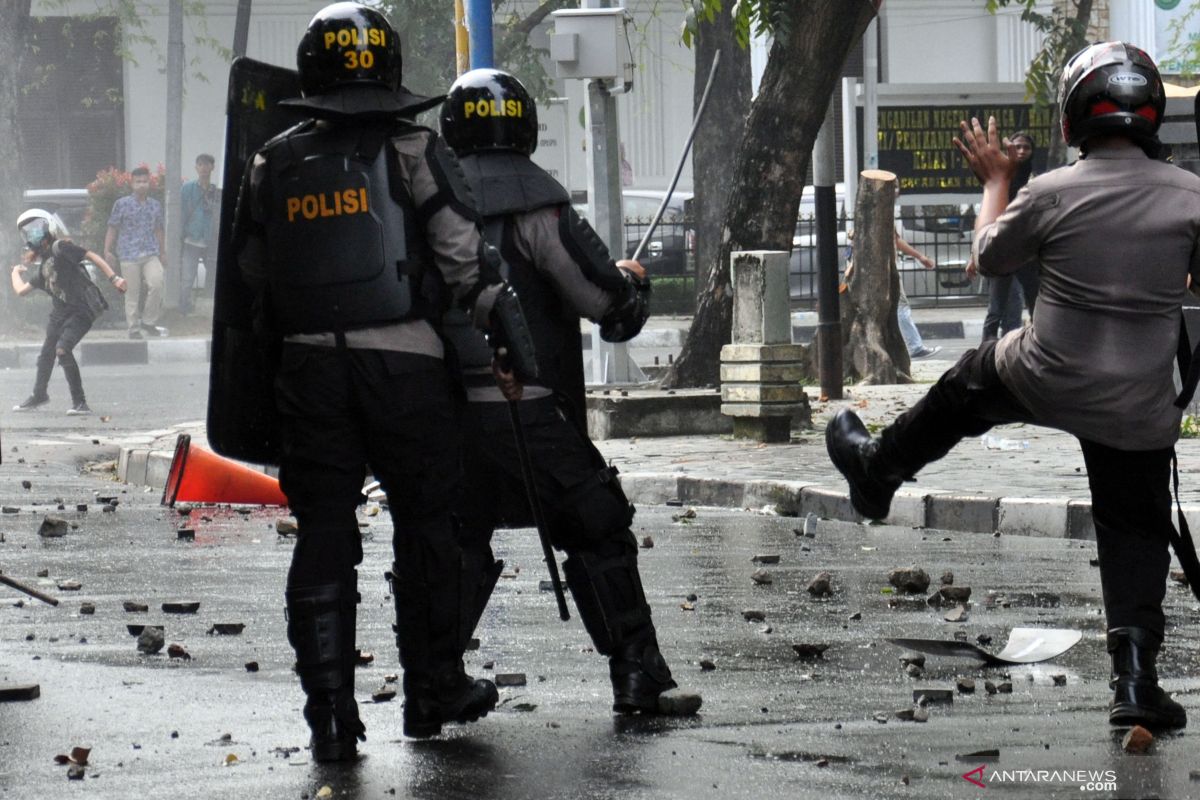 Lima anggota polisi aniaya mahasiswa dan anggota DPRD Sumut diamankan