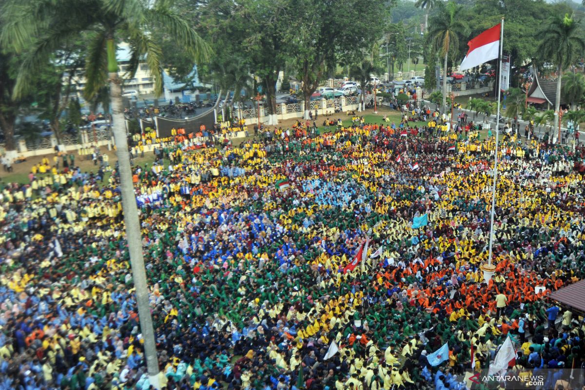 Terima 10 tuntutan mahasiswa, Gubernur: saya setuju semua