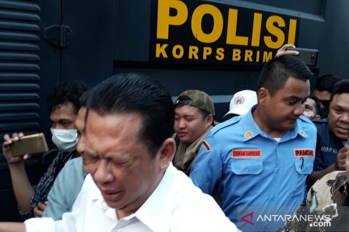 Kena gas air mata, Ketua DPR gagal temui mahasiswa demo