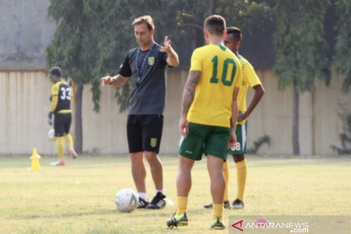 Persebaya vs Bali United, Wolfgang Pikal belum bisa dampingi 