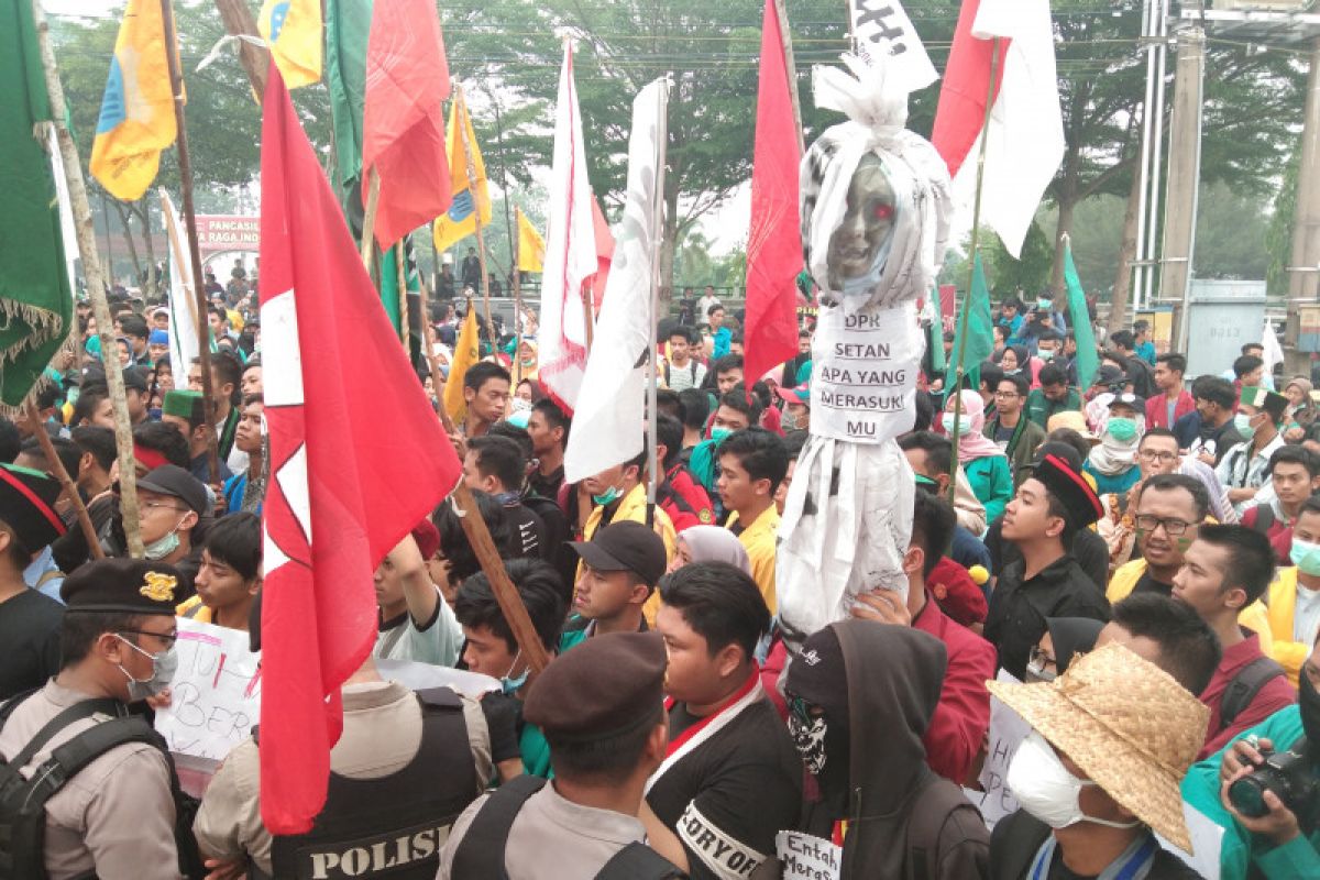 Demo mahasiswa, di Kalteng mereka tolak RUU Pertanahan