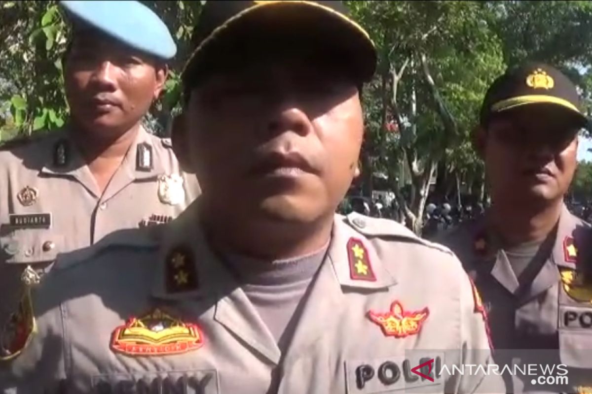 Ratusan polisi  amankan demo mahasiswa di Bali
