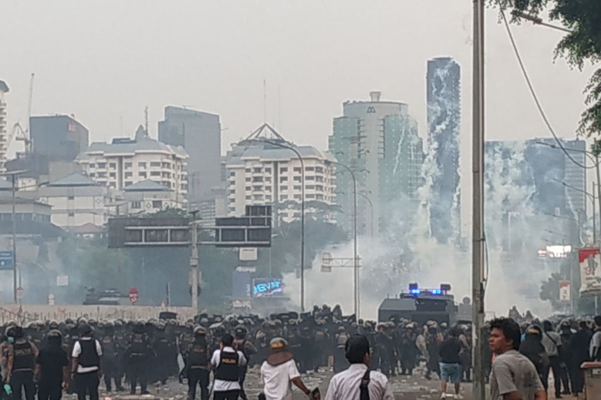 Demo pelajar STM, Polda Metro Jaya lakukan rakayasa lalu lintas di sekitar DPR RI