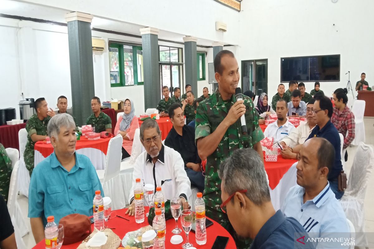 Gowes serta pengobatan gratis sambut HUT TNI di Kalsel