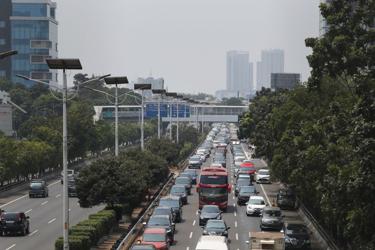 Tol Cawang-Tomang ditutup, terjadi kepadatan di sejumlah ruas tol