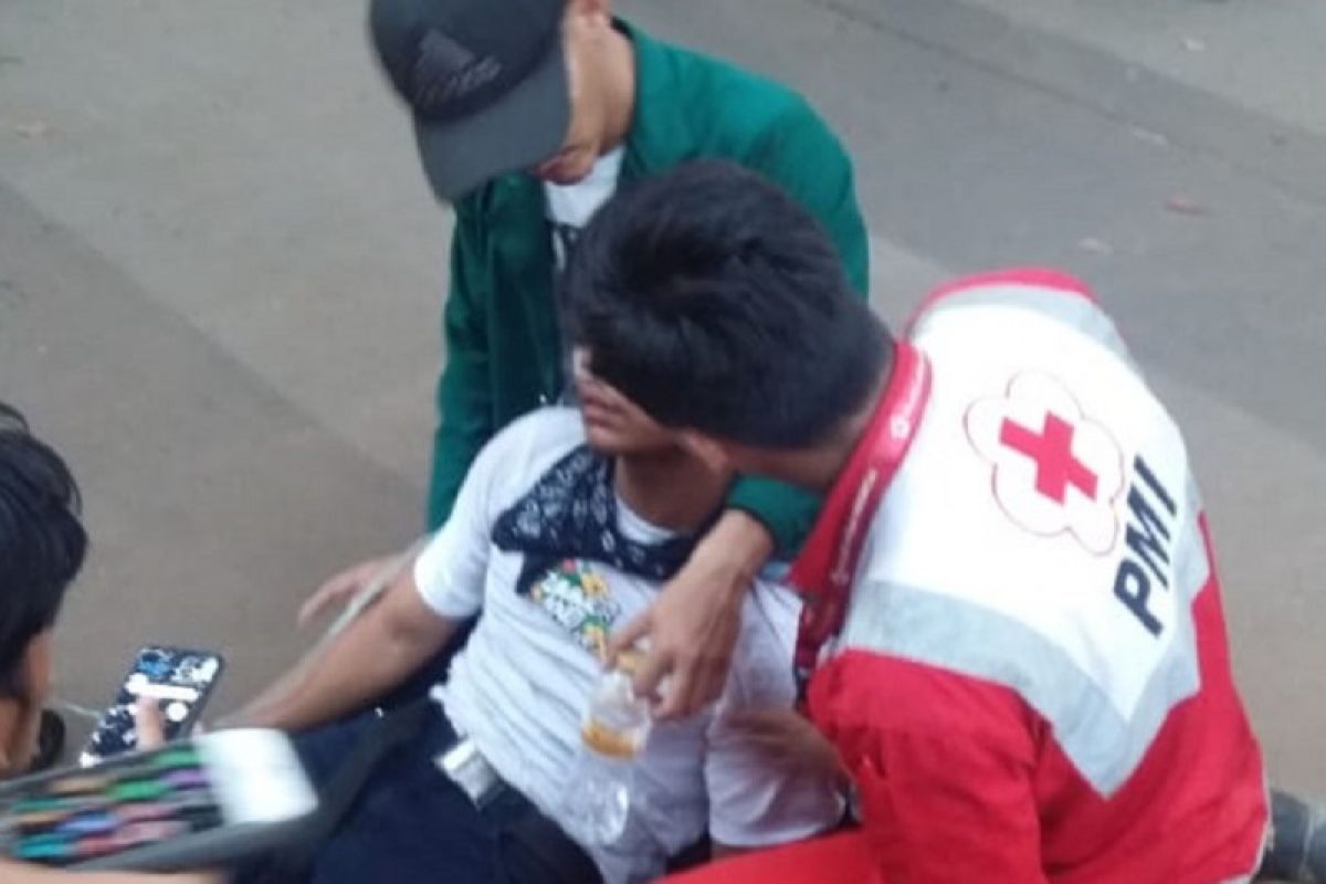PMI kerahkan puluhan personel dan ambulans di lokasi unjuk rasa di DKI Jakarta