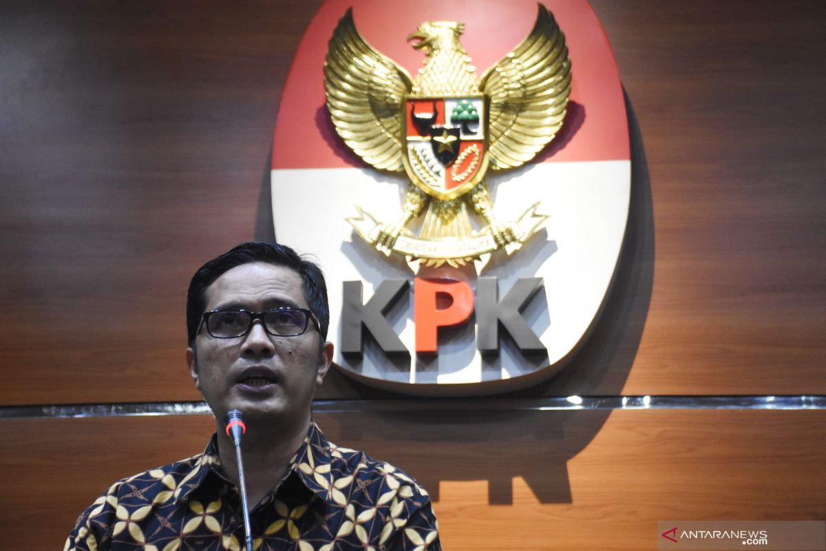 KPK perpanjang penahanan tiga tersangka suap proyek Pakpak Bharat