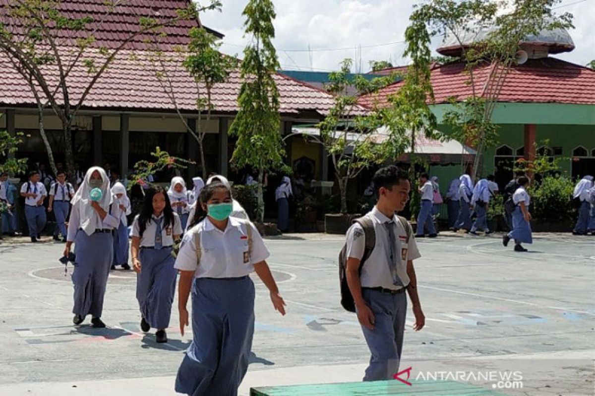 Kelulusan SMA di Kalteng tidak 100 persen akibat sebagian peserta tak ikuti ujian