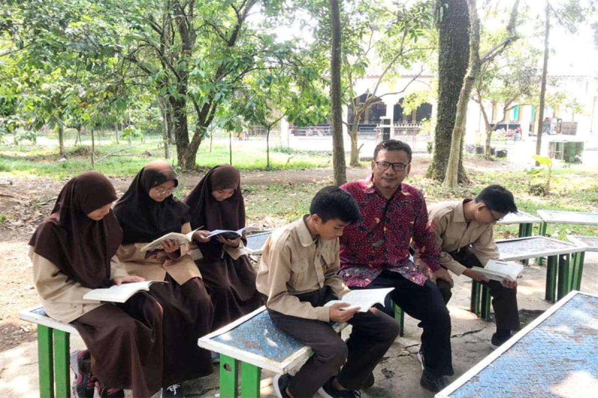 Keluarga Kunci Kesenangan Berliterasi