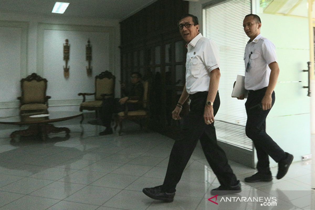 Usai ketemu Jokowi, Yasonna dan Moeldoko bungkam terkait opsi penerbitan Perppu UU KPK