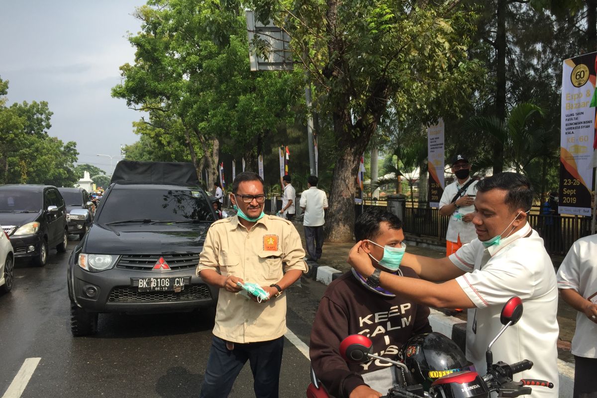 PLN Aceh bagikan 10 ribu masker di Banda Aceh