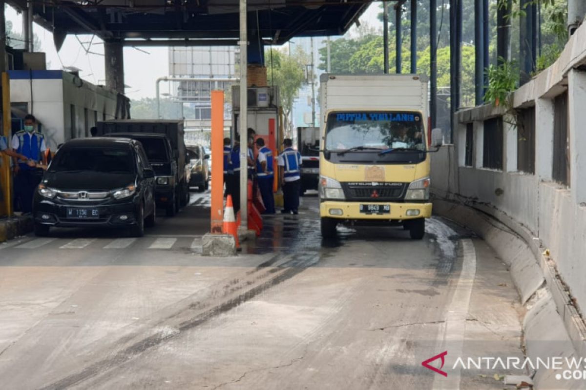 Gerbang Tol Pejompongan beroperasi normal Rabu siang