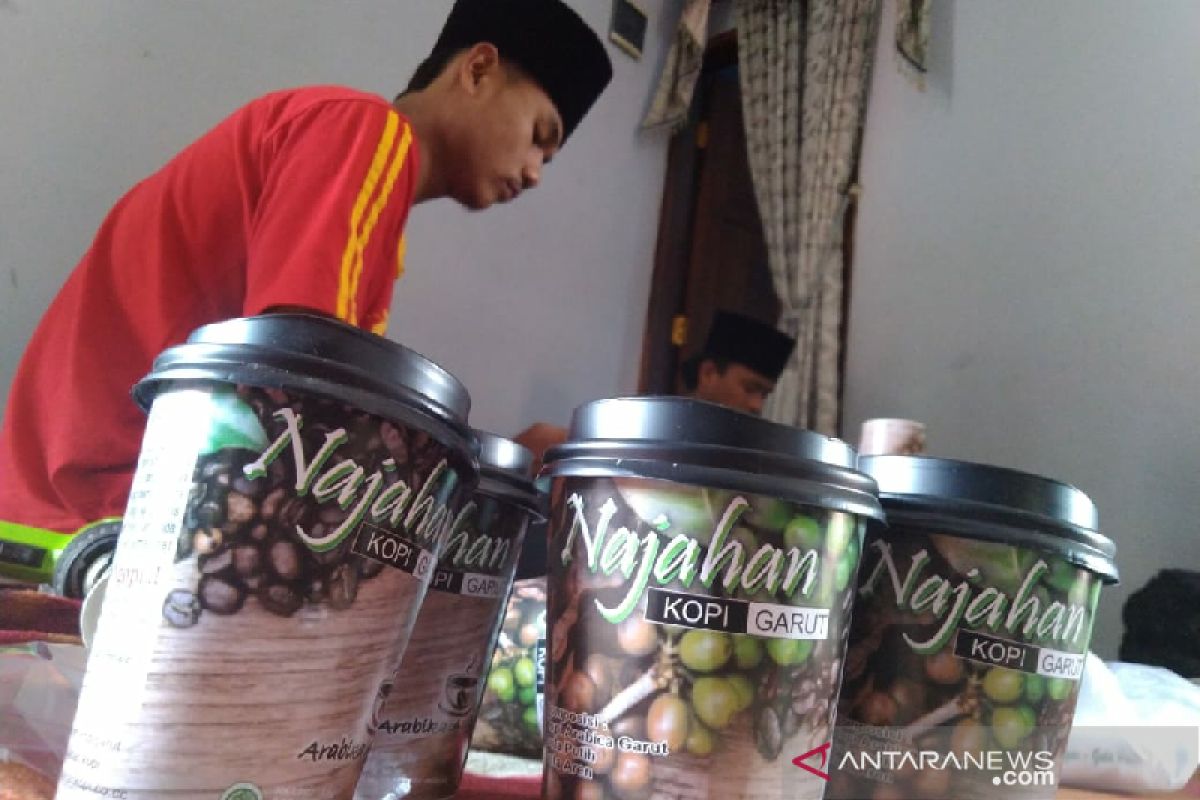 Pesantren Najahan Garut kembangkan bisnis kopi kemasan